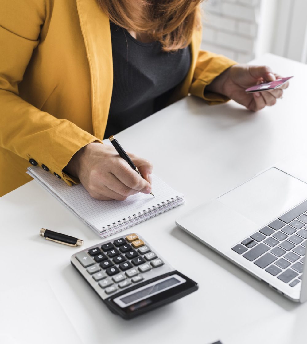 high-angle-business-woman-office high-angle-business-woman-office